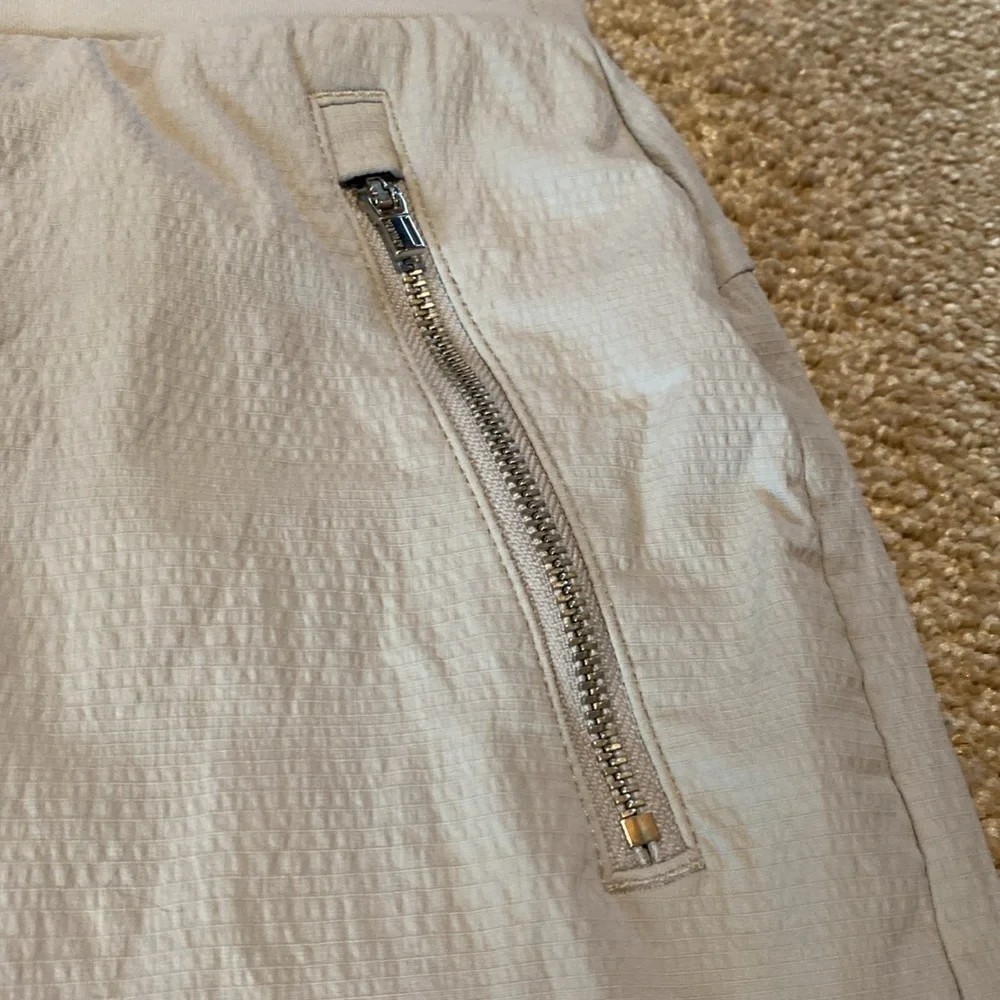 Athleta Trekkie North Galactic Skirt Skort Gray Silver Size 4